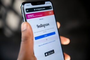 How Can You Watch Instagram Stories Secretly With a Free Private IG Viewer Tool?